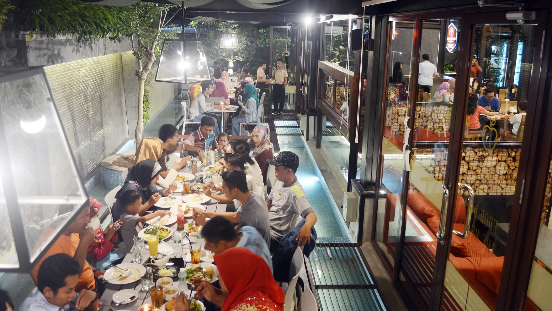 Safari Garden Cafe & Restaurant restaurant in Sumatera Barat
