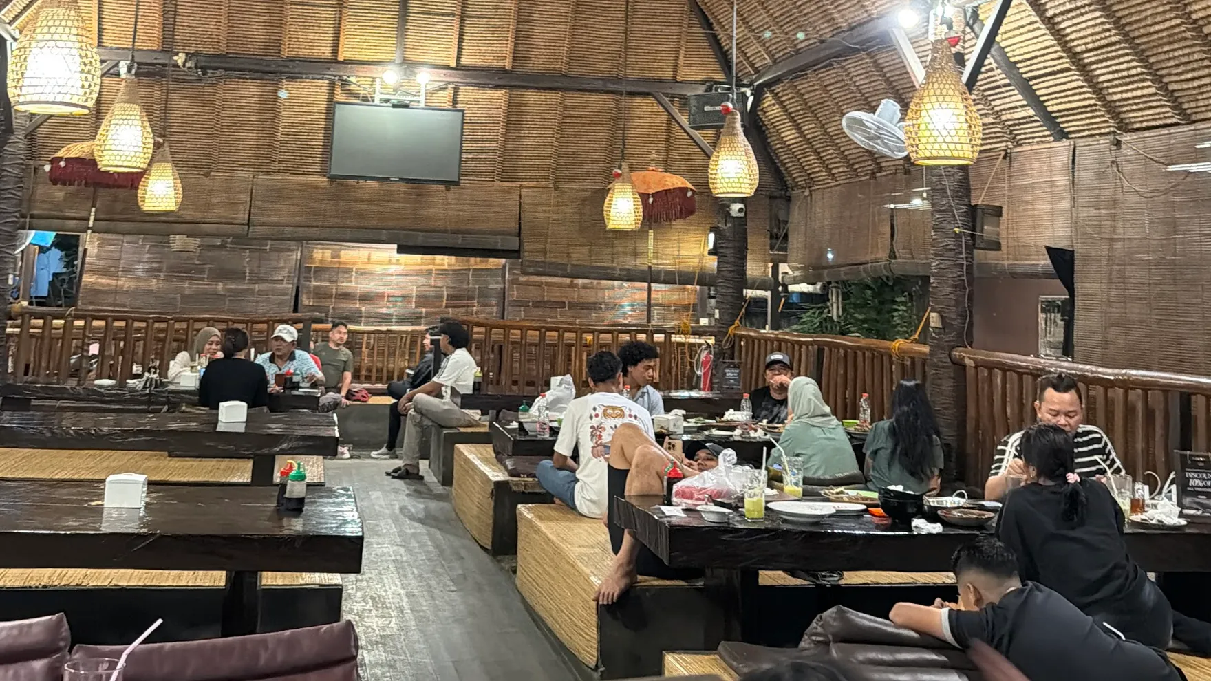 El Barilto Resto & Cafe restaurant in Kota Samarinda