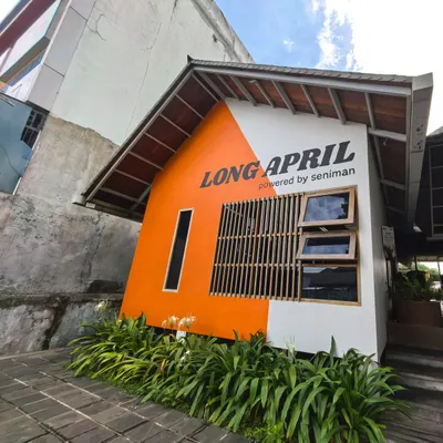 Long April restaurant