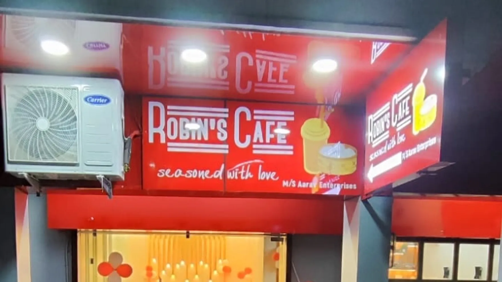 Robin's Café restaurant in Aligarh