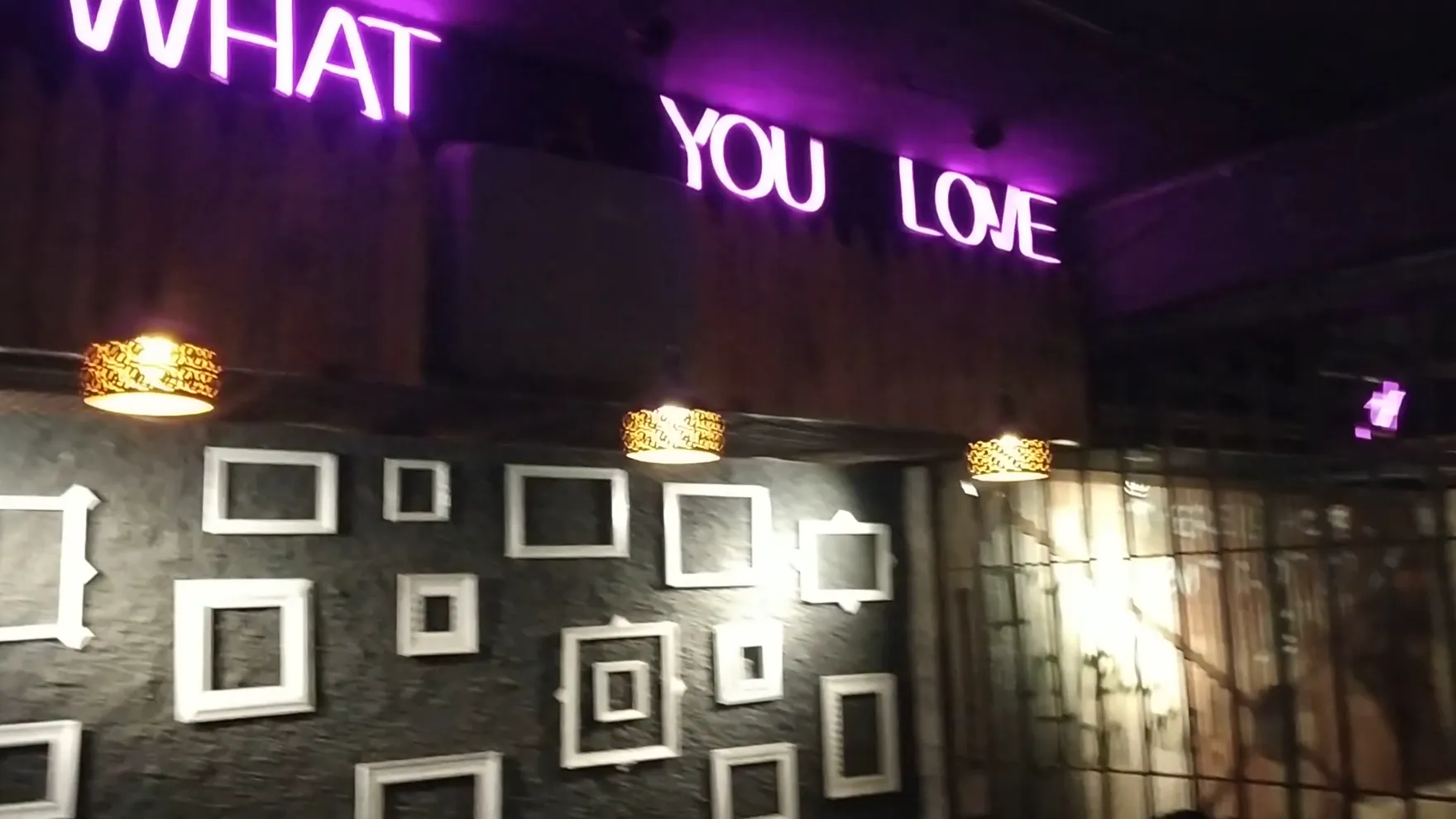 craving grave restaurant in Bareilly