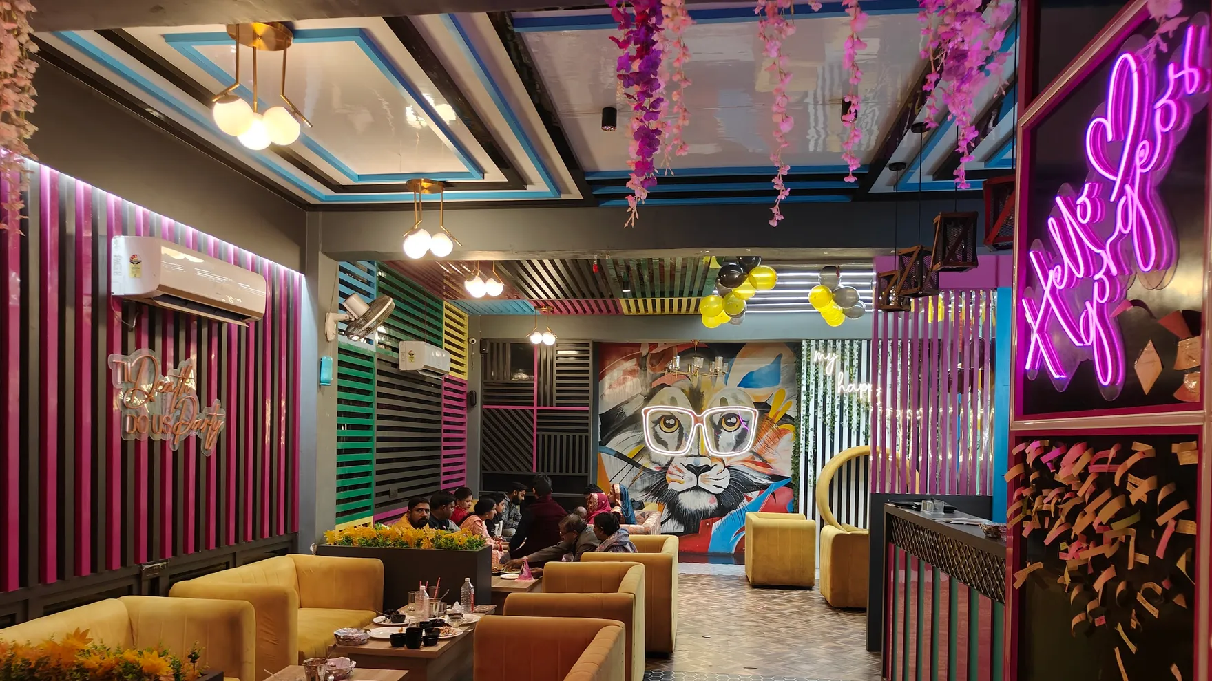 THE DEN RESTAURANT & CAFE restaurant in Bareilly
