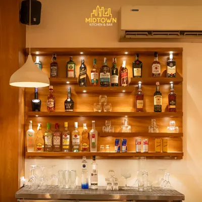 MIDTOWN Kitchen and Bar restaurant