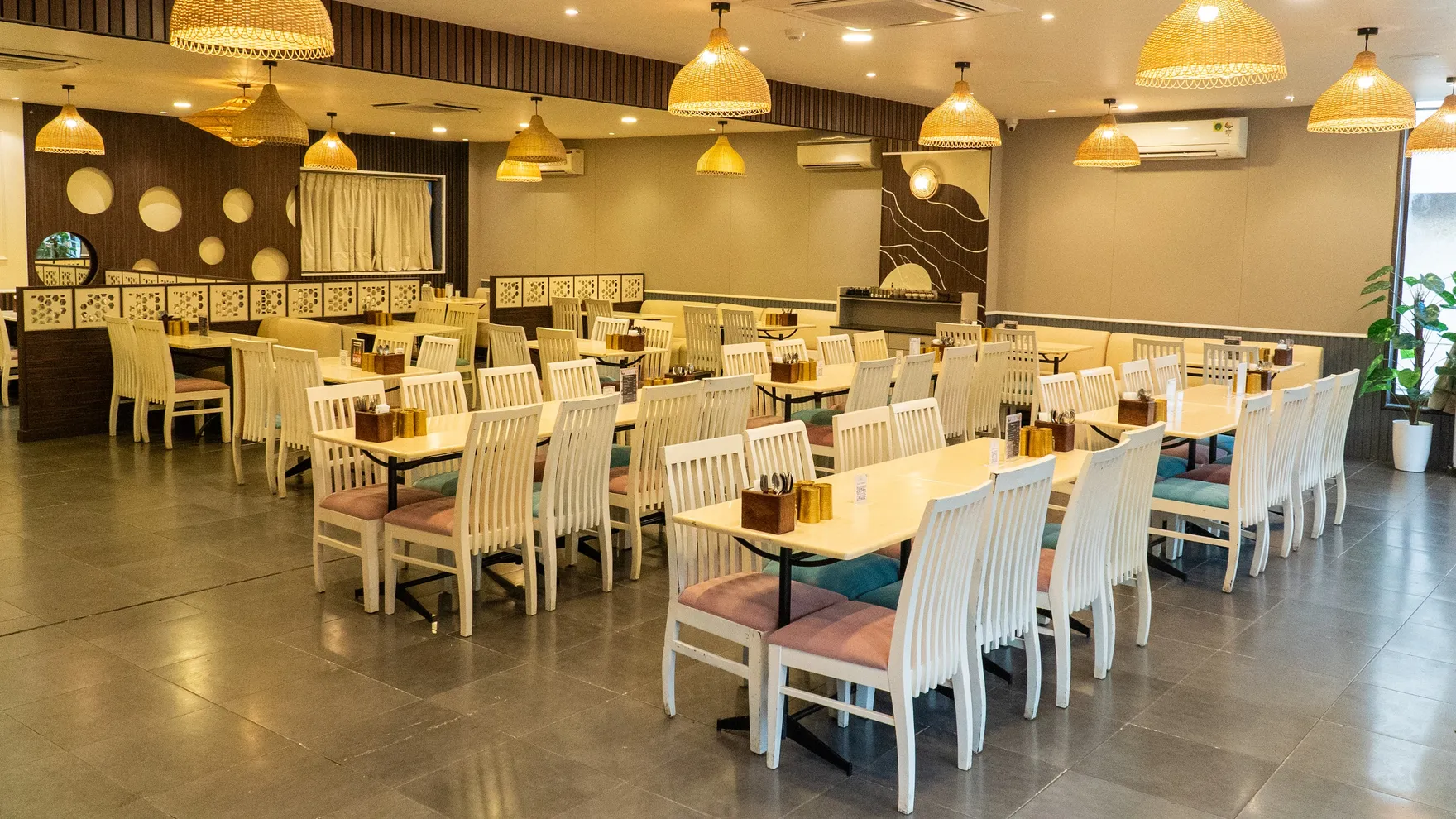 Zaika Fun Dining & Banquets | Bhayandar West restaurant in Mumbai