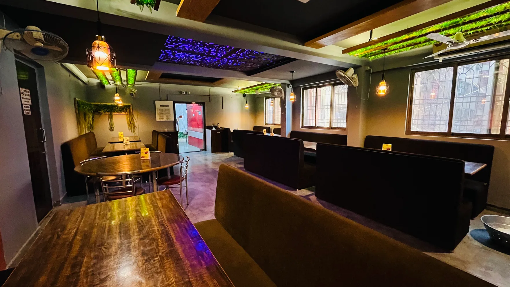 Celebration Family Restaurant & Laziz Pizza restaurant in Kalher