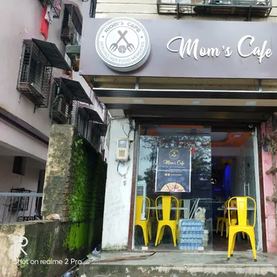 Mom's Cafe restaurant