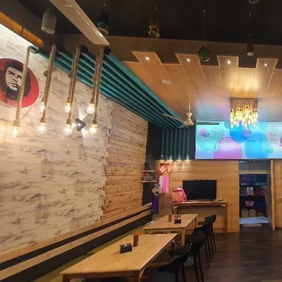 TU HI TU CAFE restaurant