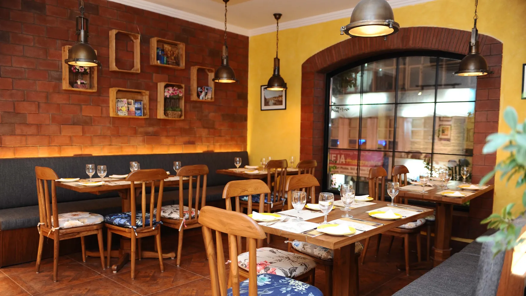 Caffè Tonino restaurant in New Delhi