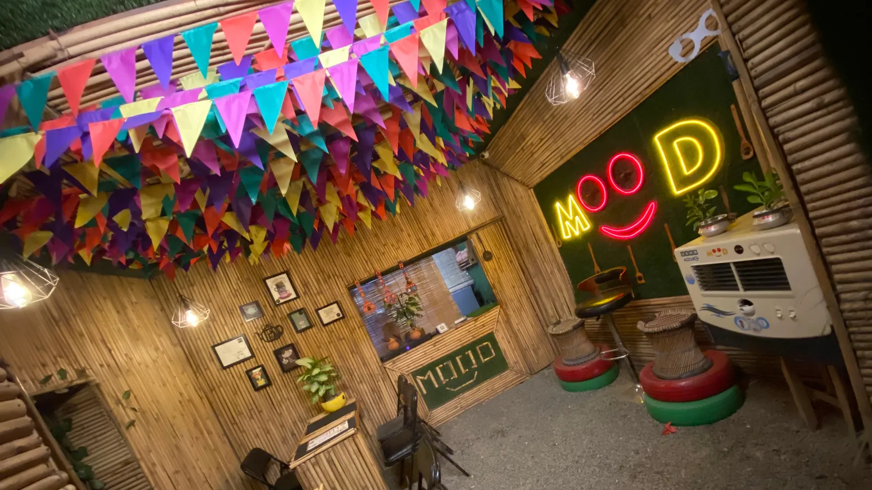 MooD Cafe restaurant in Farrukhabad