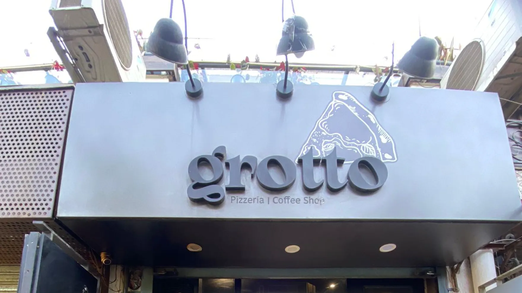 Grotto - Pizzeria|Coffee Shop restaurant in Gurugram