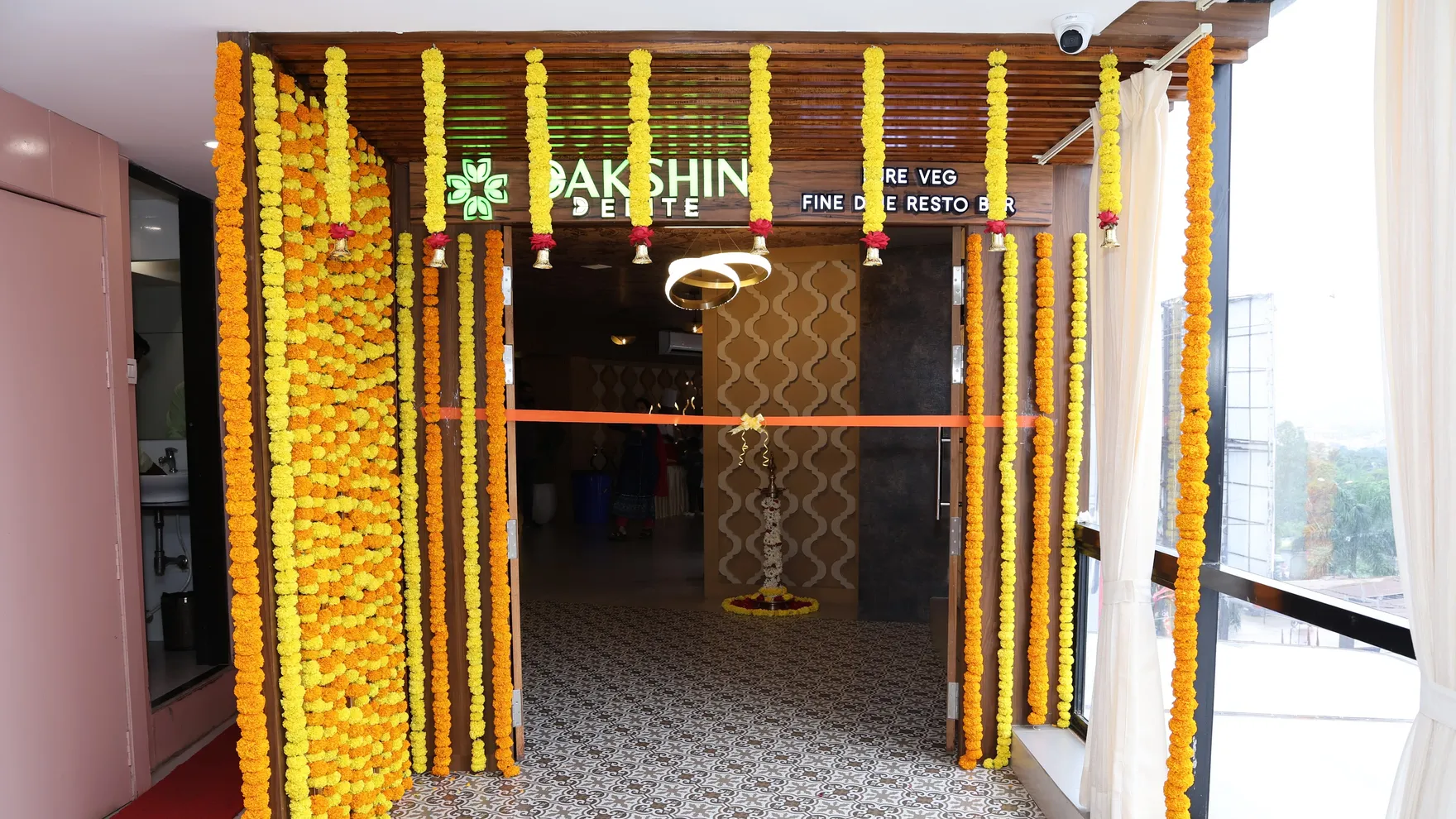 Dakshin Delite - Pure Veg Restaurant and Bar restaurant in Hubballi