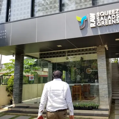 Raw Squeezed restaurant