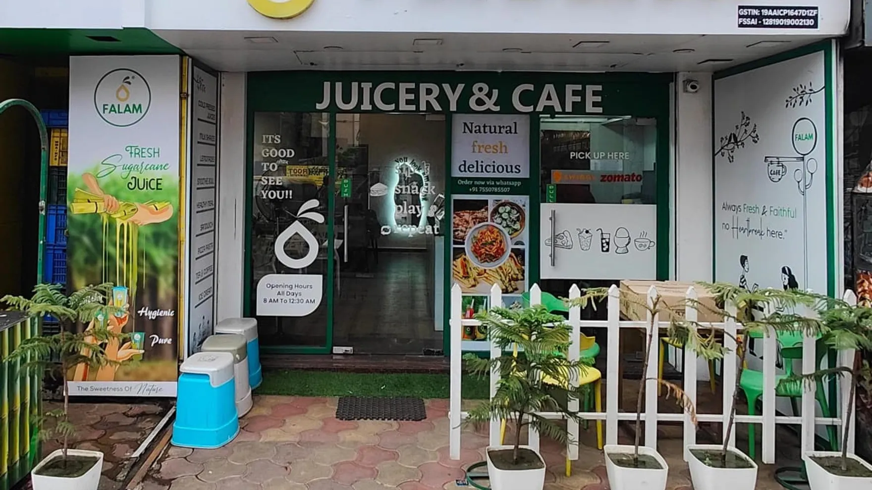 Falam Cafe restaurant in Kolkata