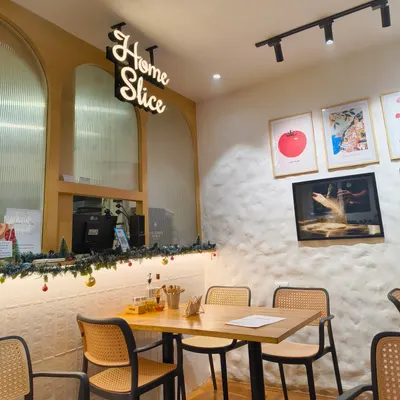 HomeSlice Pizza restaurant