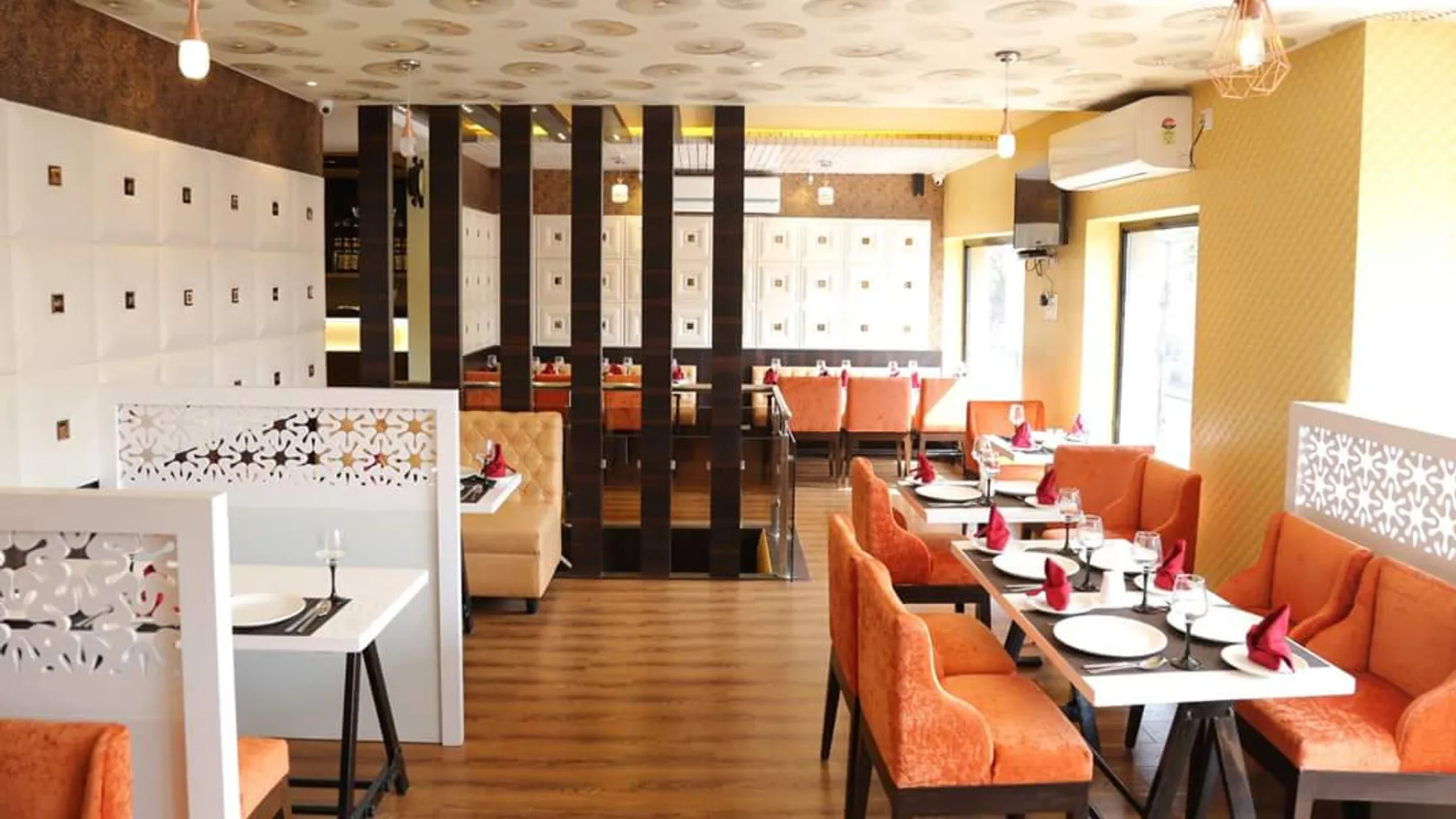 Plush 28 -Pure Veg Restaurant restaurant in Kolkata