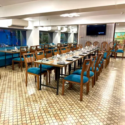 La Veggie - Pure Veg & Jain Restaurant | Banquet in Girgaon Chowpatty, Charni Road restaurant