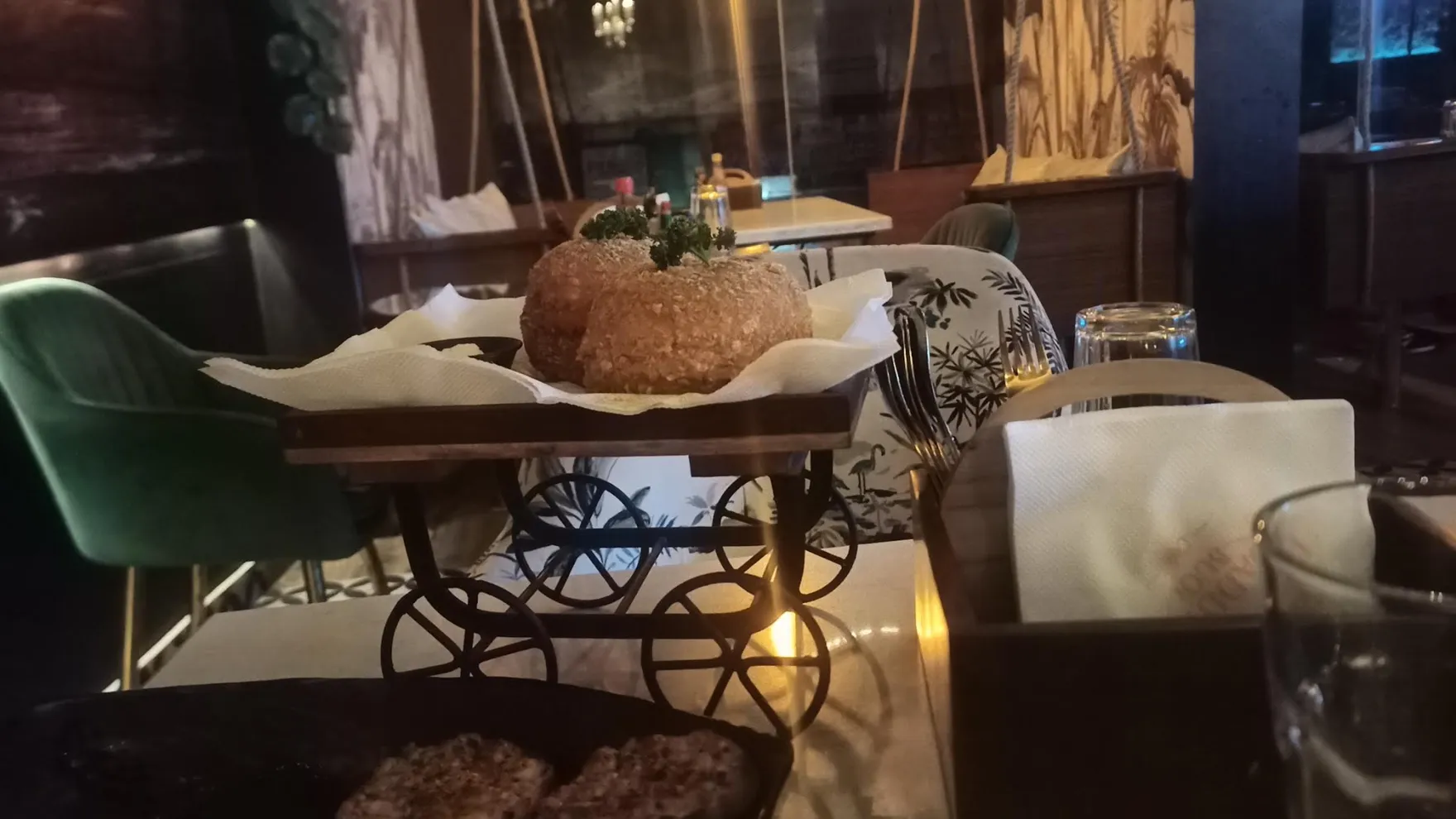 DADDY'S BUOI CAFE restaurant in Delhi