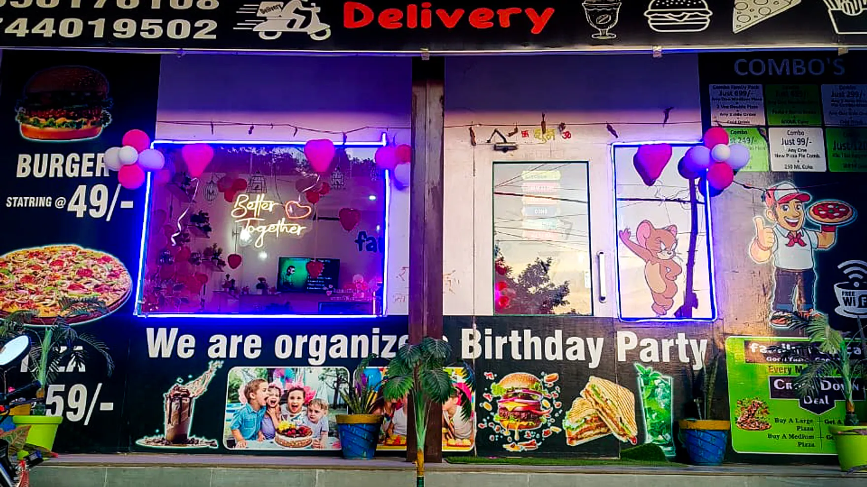 Family Hub Café restaurant in Narela