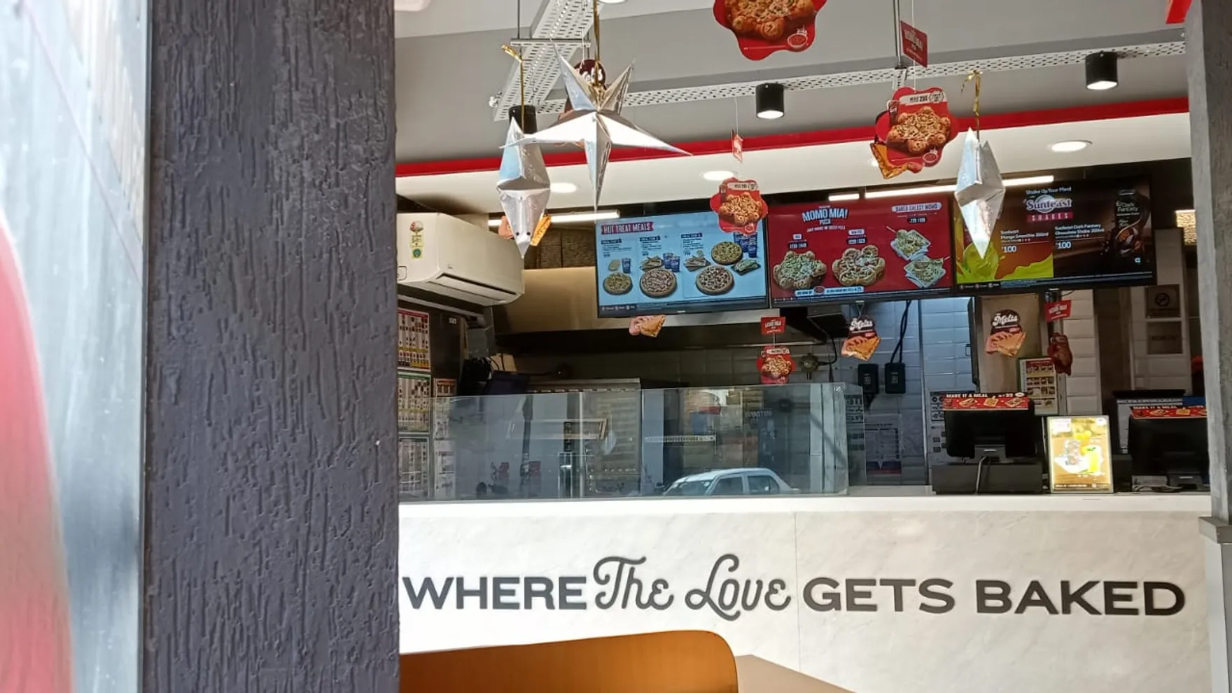 Pizza Hut | Narela, Delhi restaurant in Delhi