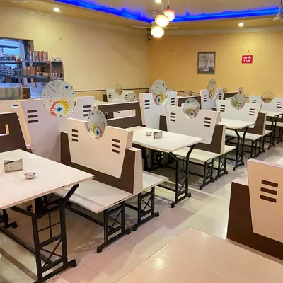Hotel Angraj restaurant