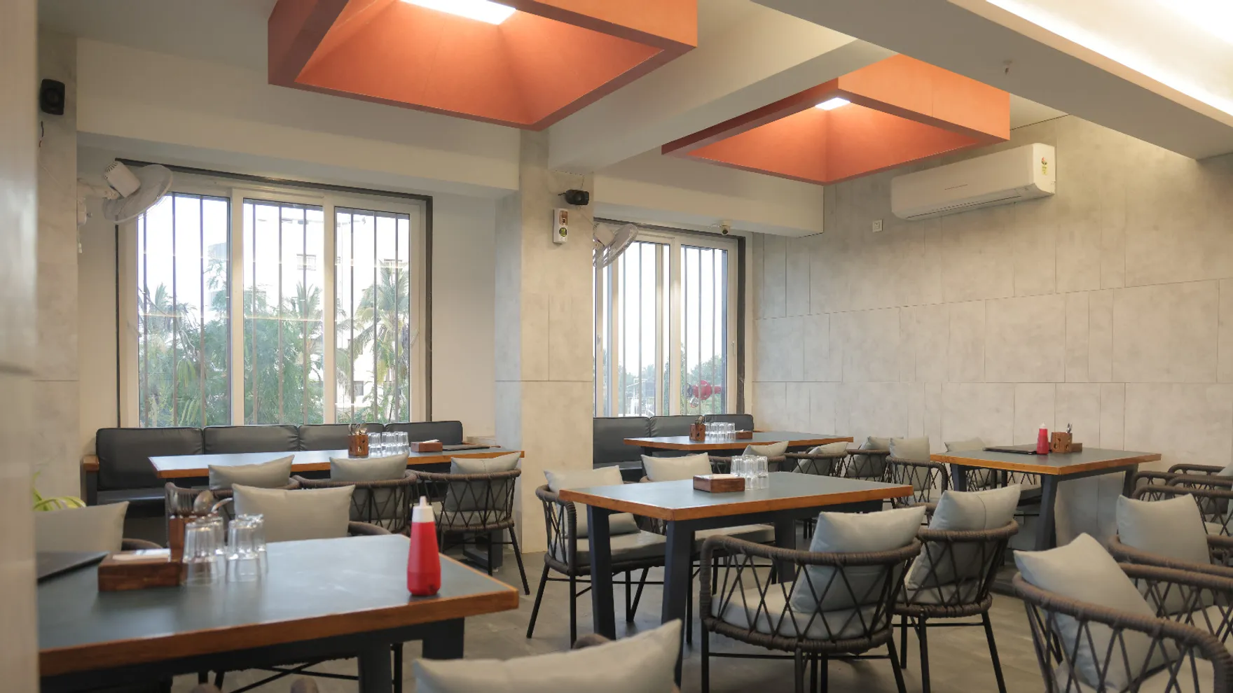 Sips N Bites restaurant in Solapur