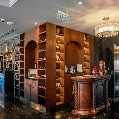 View Lounge restaurant