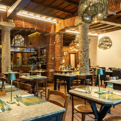 Organic Pizza and Food restaurant