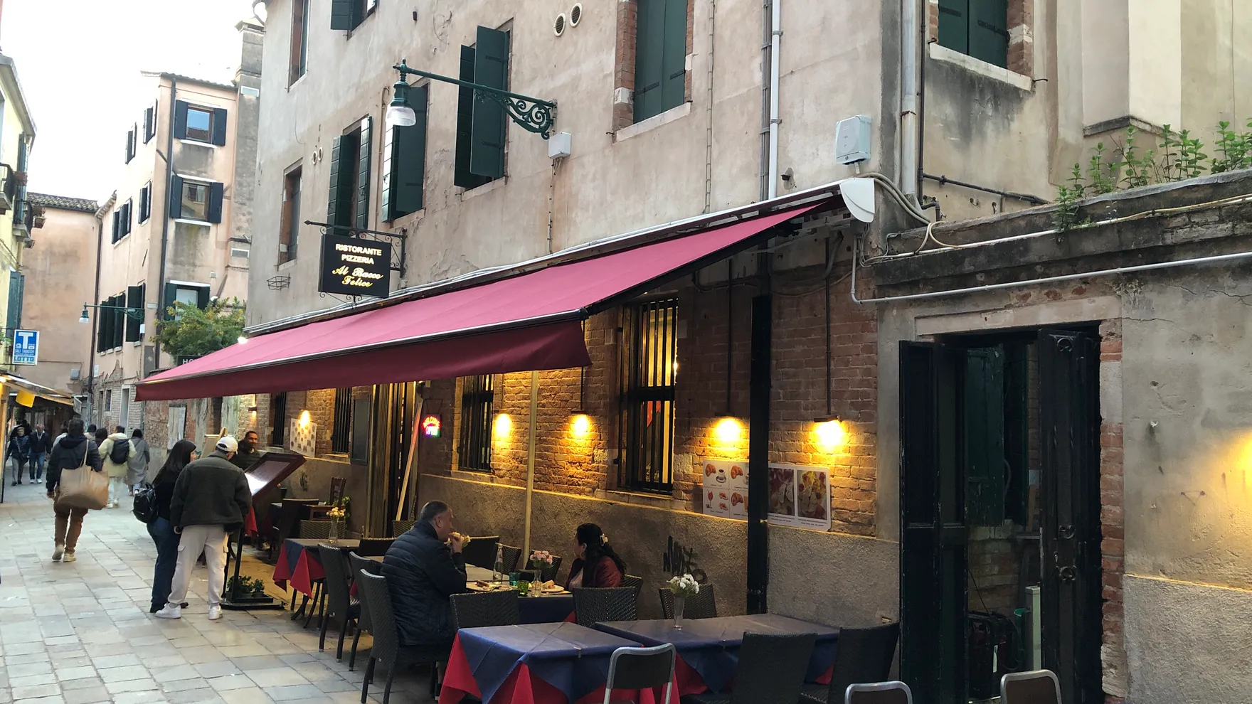 Al Bacco Felice restaurant in 197/e