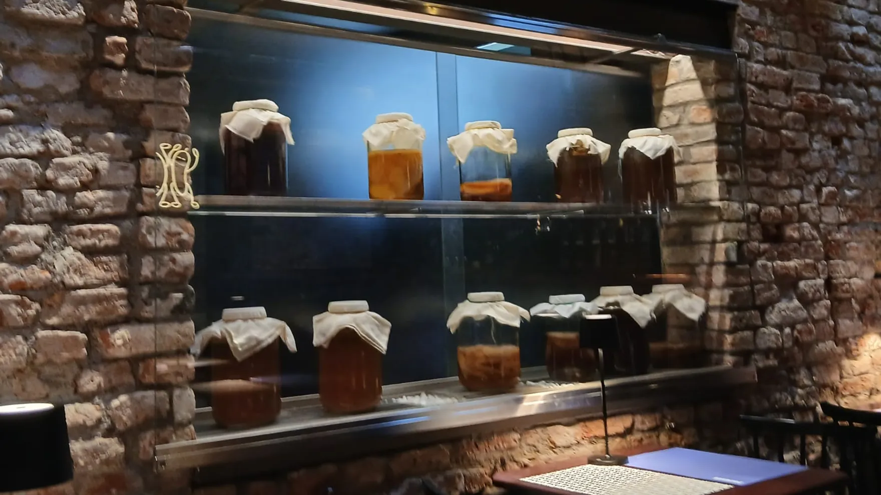 Pickles restaurant in 31