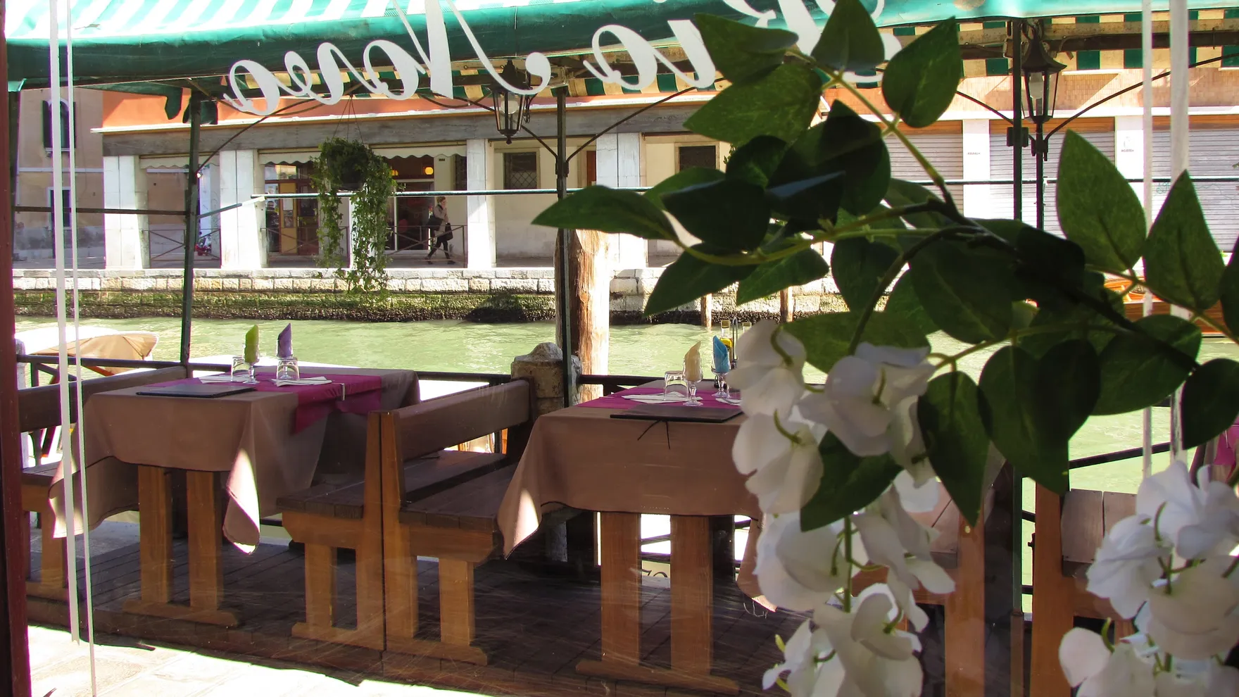 Rio Novo restaurant in Calle de Ca' Bernardo