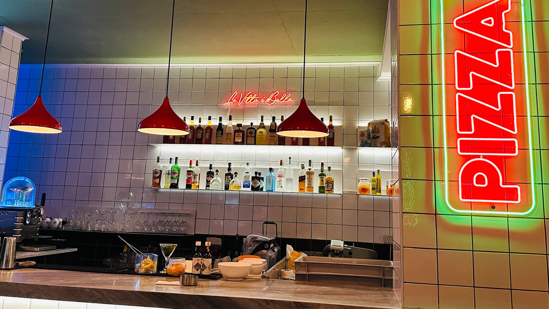 Pizzalata restaurant in VGF8+7RQ