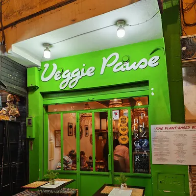 Veggie pause restaurant