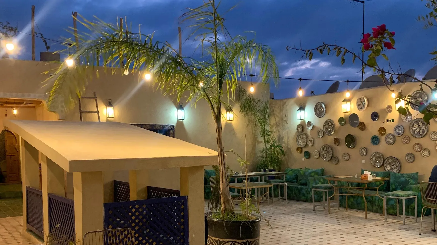 Falafel terrace& Brunch restaurant in Rue Fatima Zahra