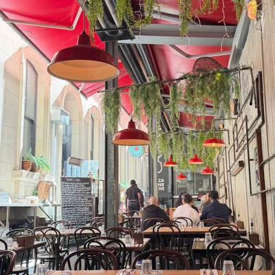 Ca De Vin restaurant