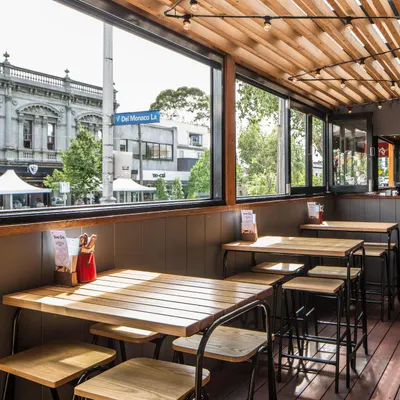 Grill'd Carlton restaurant