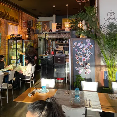 Mazi Brunswick restaurant
