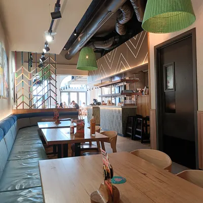 Nando's Elsternwick restaurant