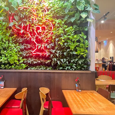 Nando's Highpoint Level 1 restaurant