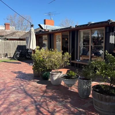 Rudimentary restaurant