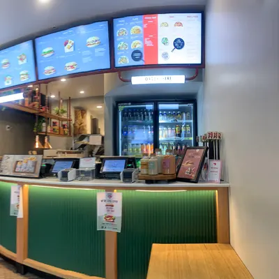 Schnitz Balaclava restaurant