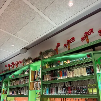 Tres a Cinco restaurant
