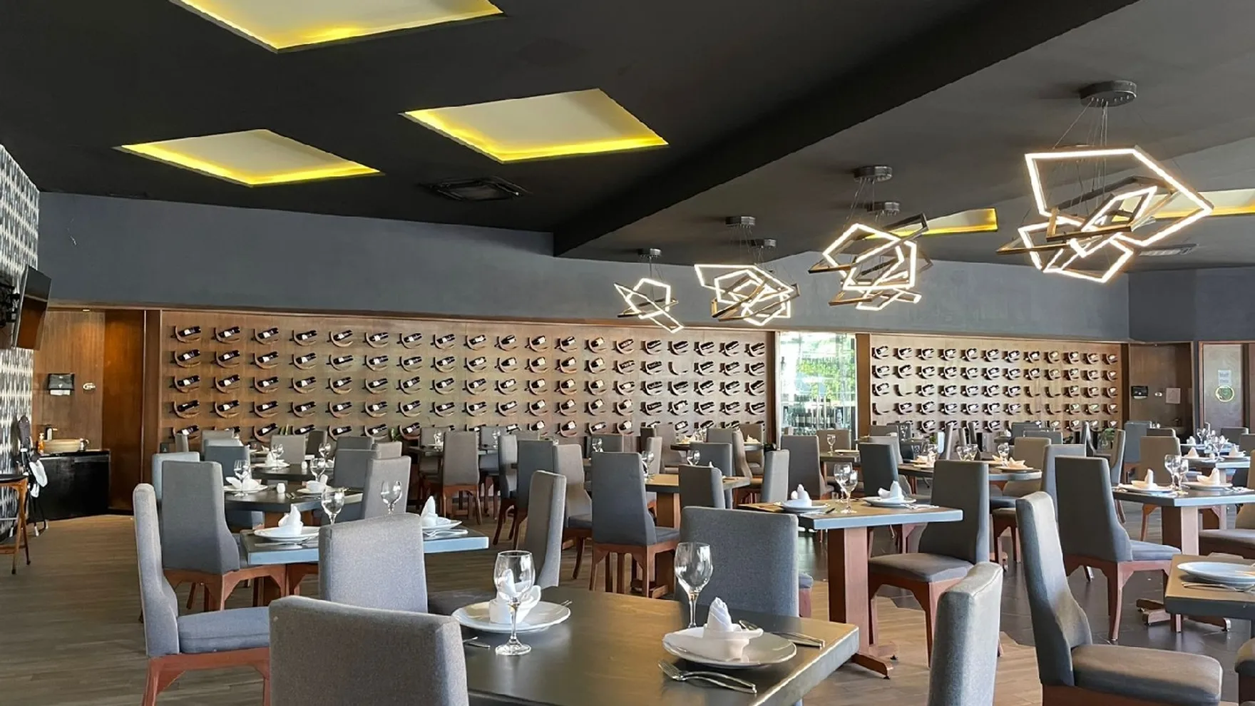 Ember Kosher restaurant in 77500 Cancún
