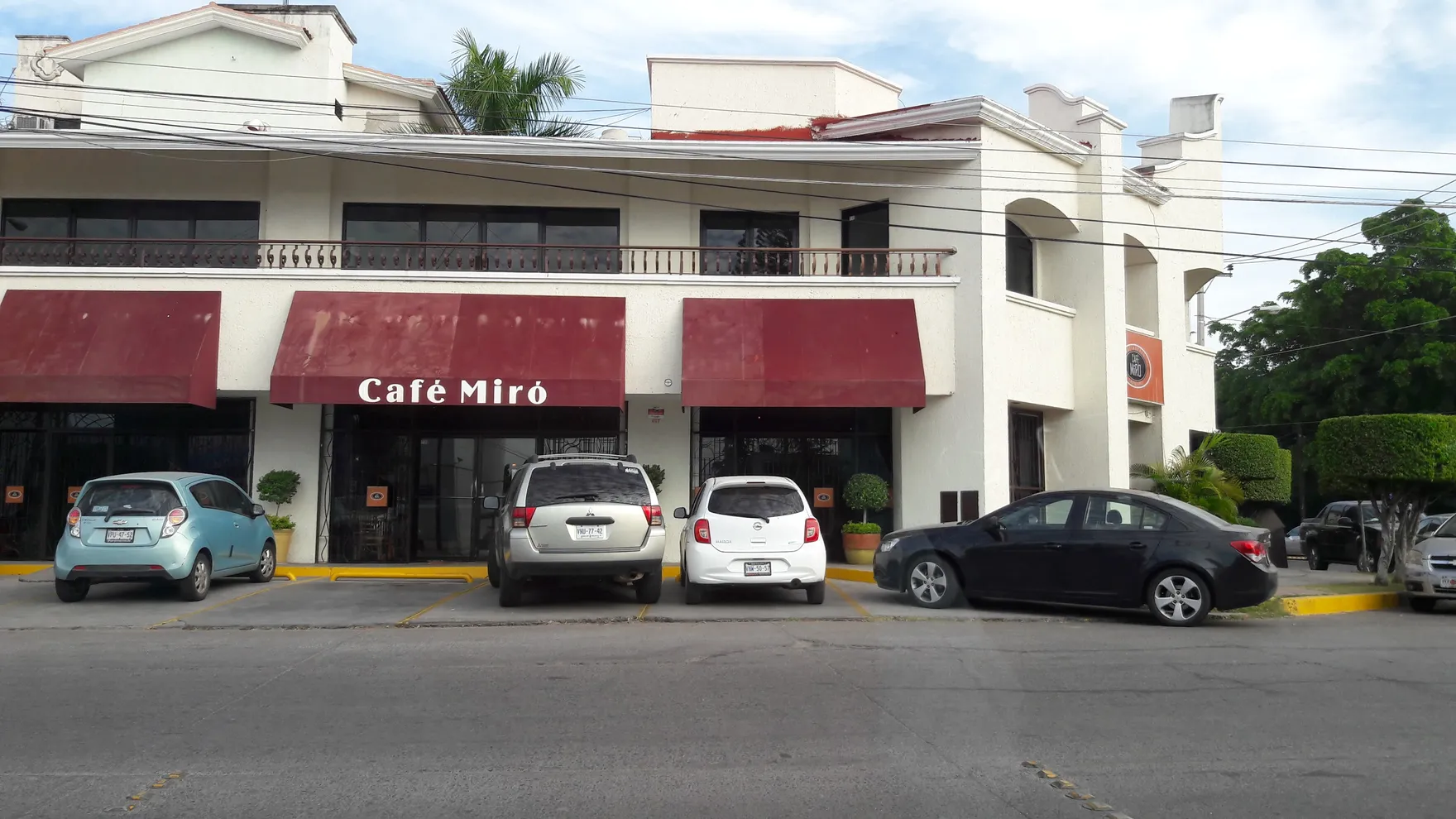 Cafe Miro restaurant in Sin.