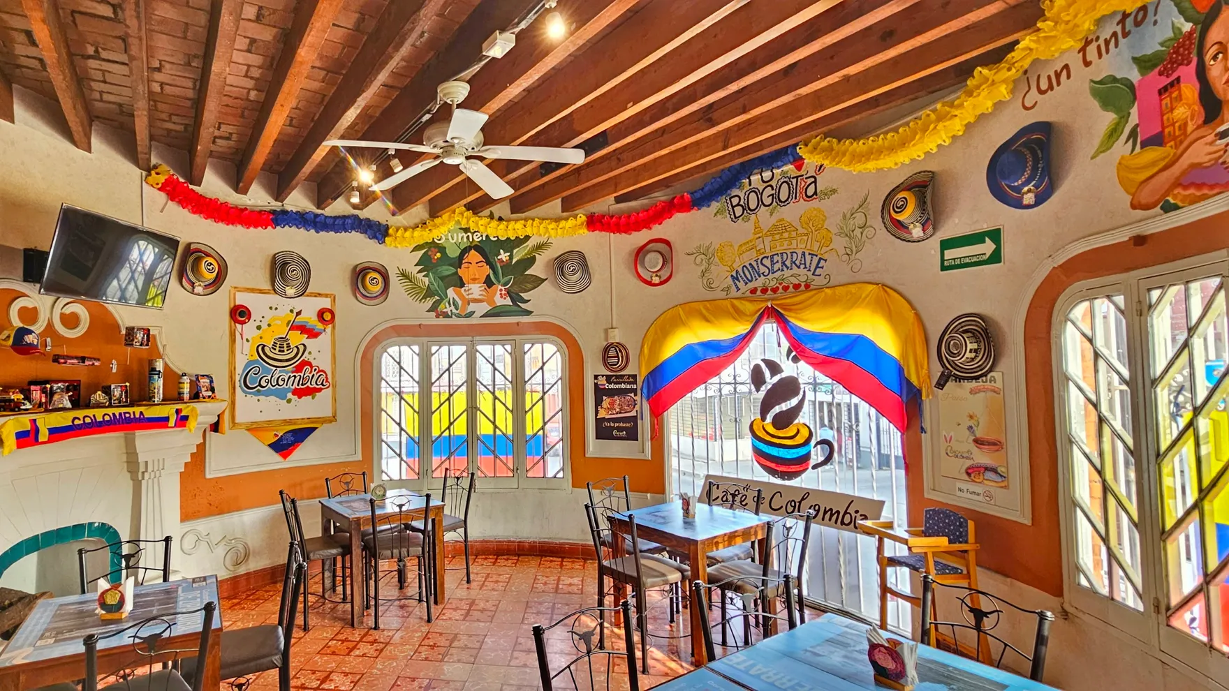 Encanto Colombia restaurant in Coah.