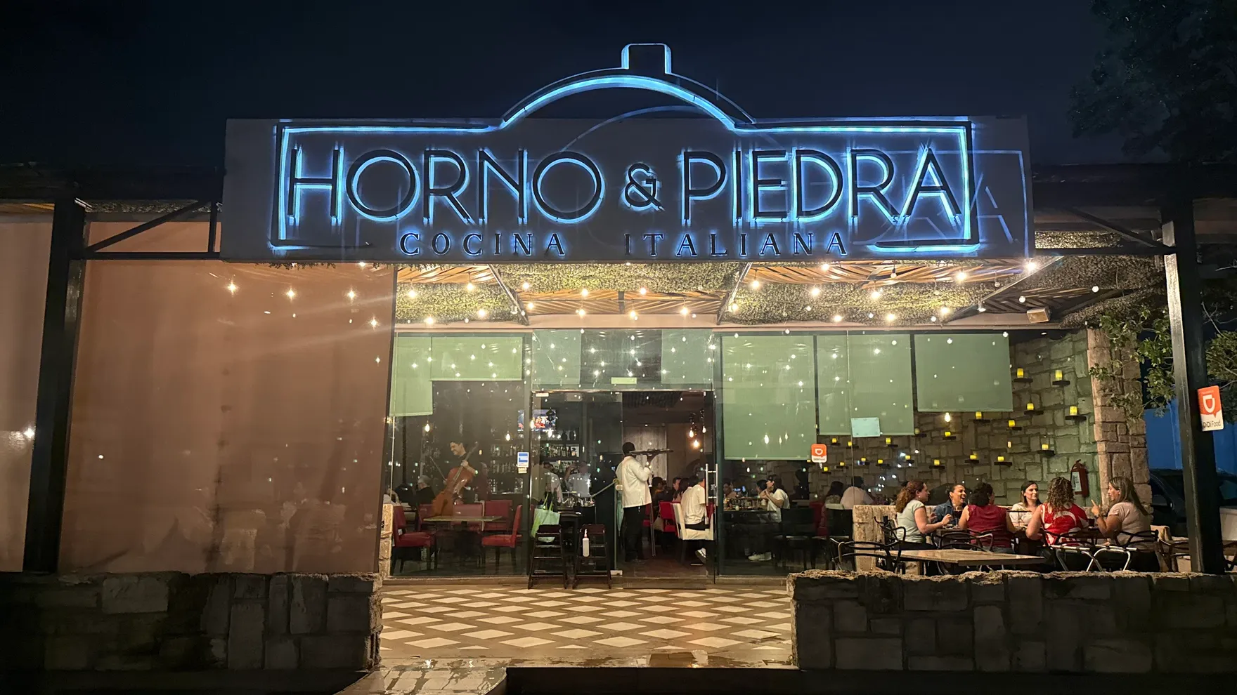 Horno & Piedra restaurant in Coah.