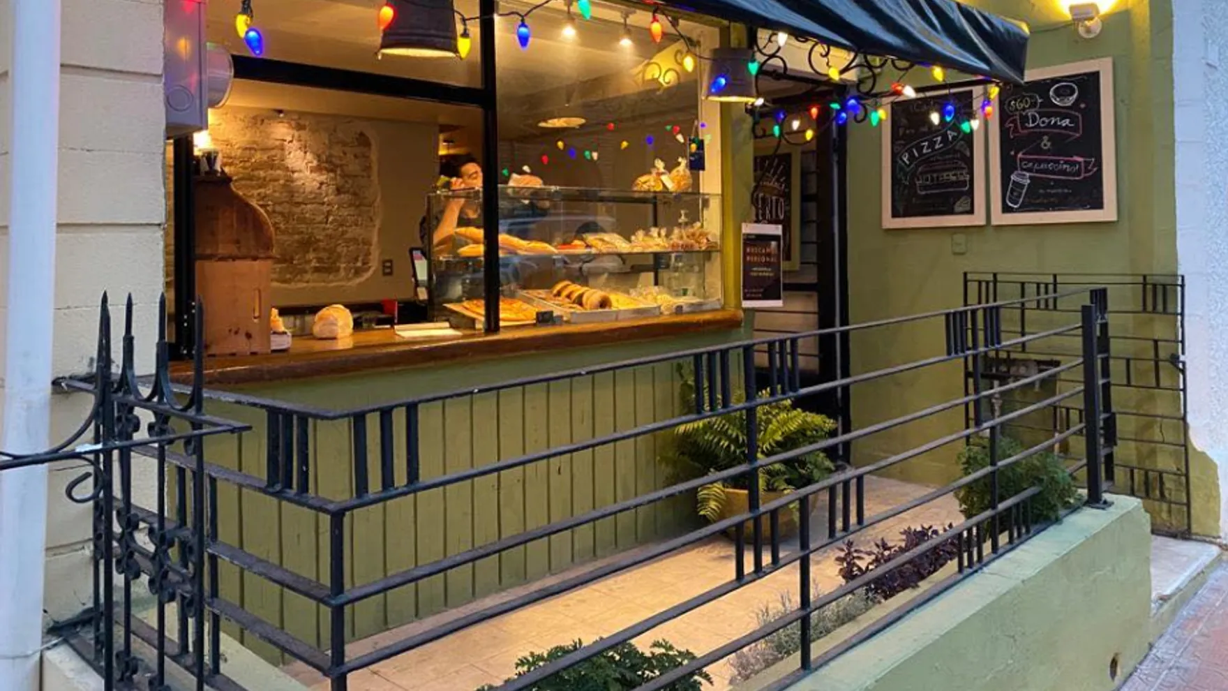Tavola restaurant in Coah.