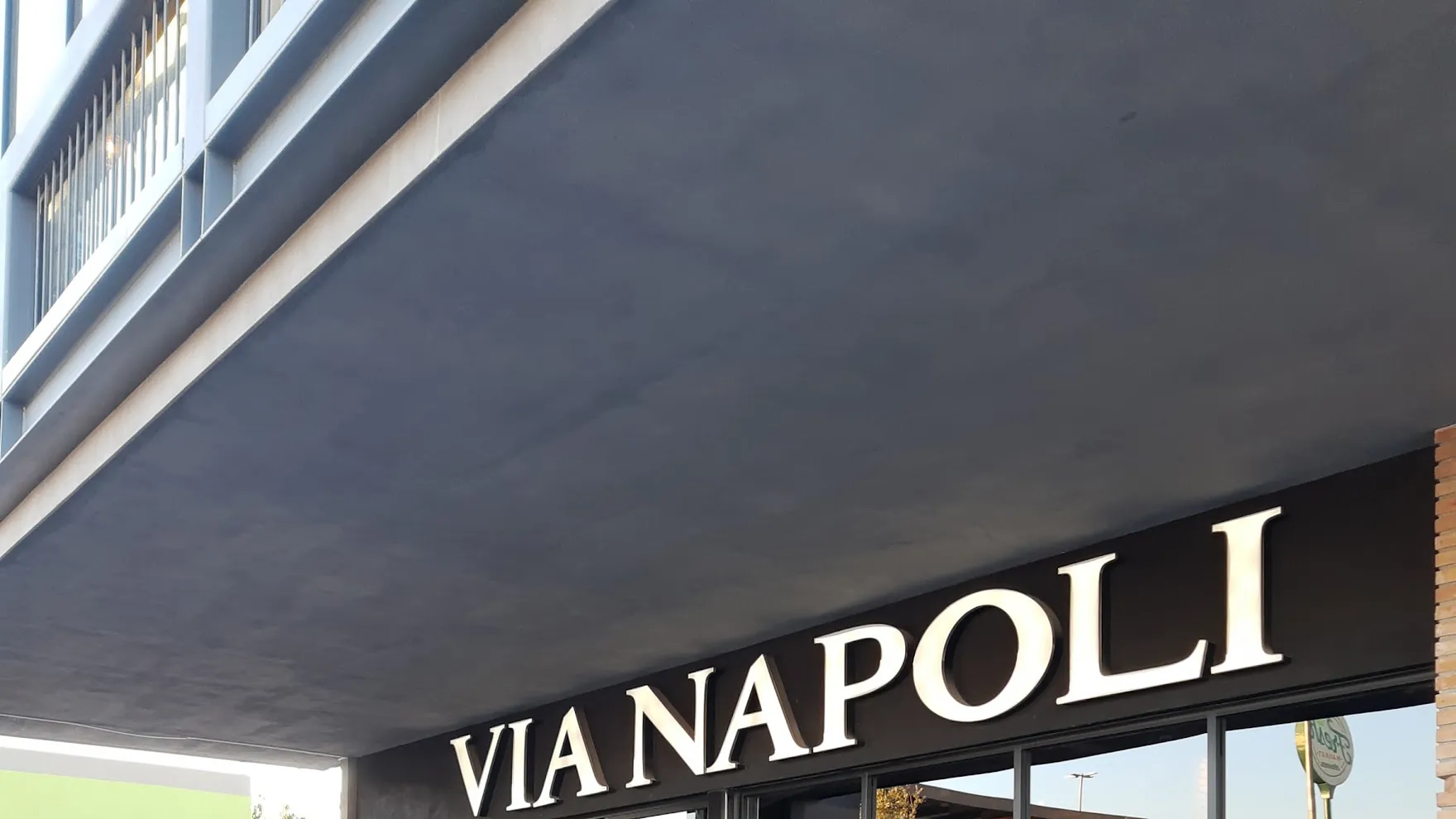 Vía Nápoli restaurant in Coah.