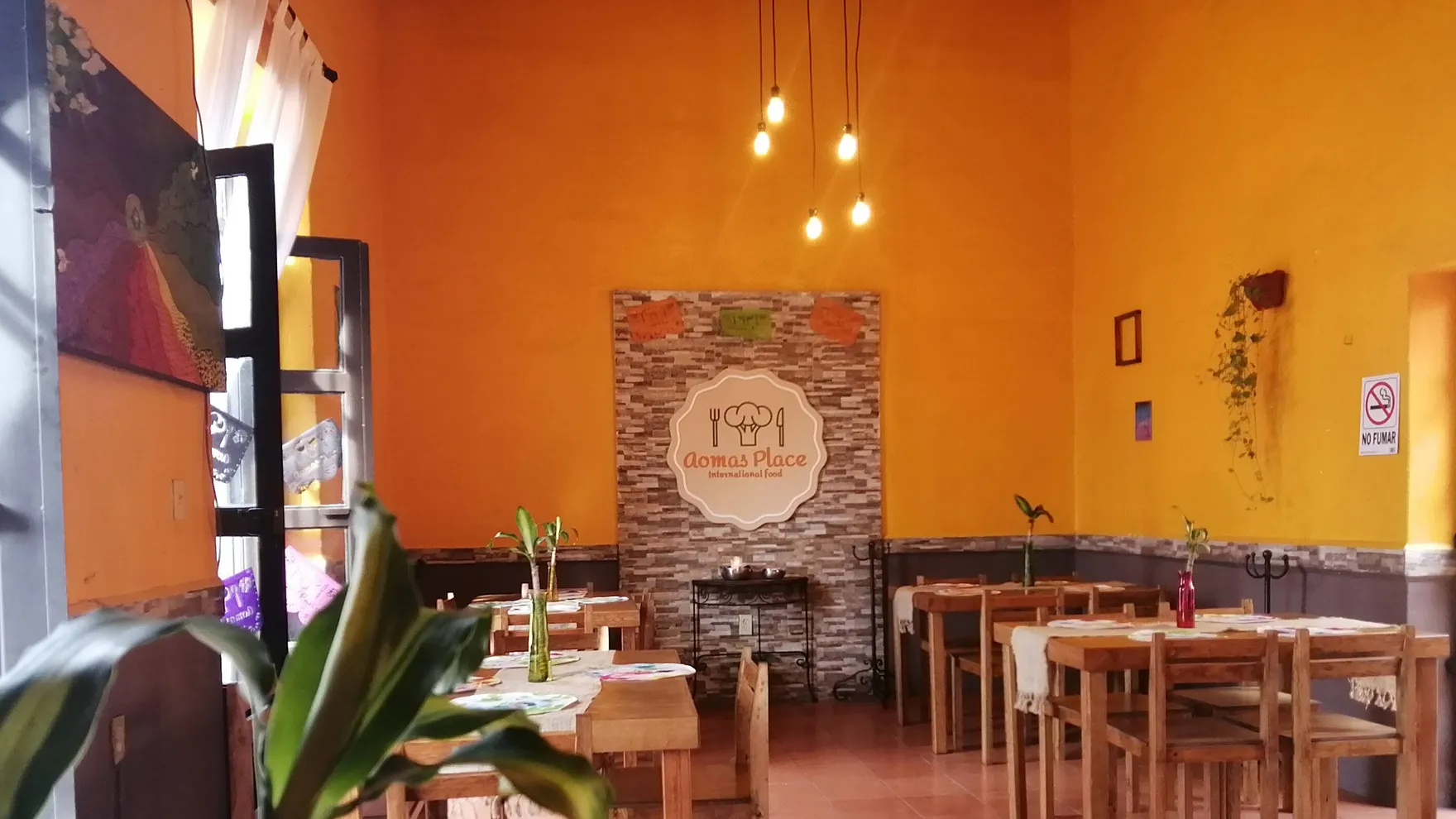 Aomas Place restaurant in S.L.P.