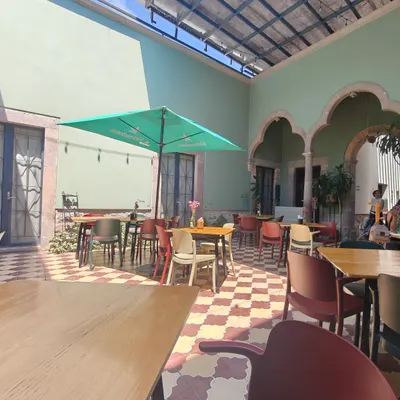 Chau! Resto restaurant