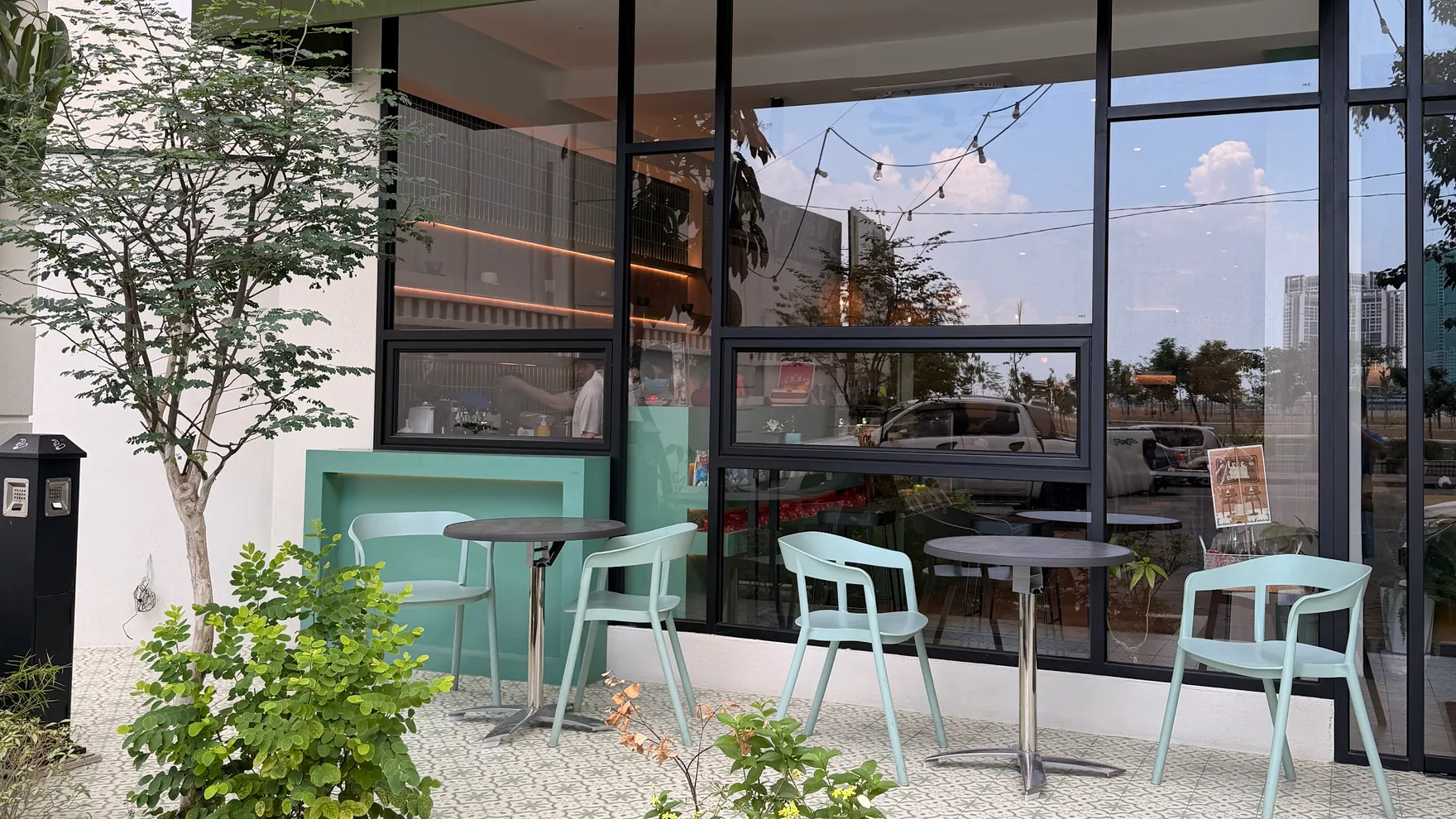 Six Spring Vegetarian Cafe restaurant in 10250 George Town